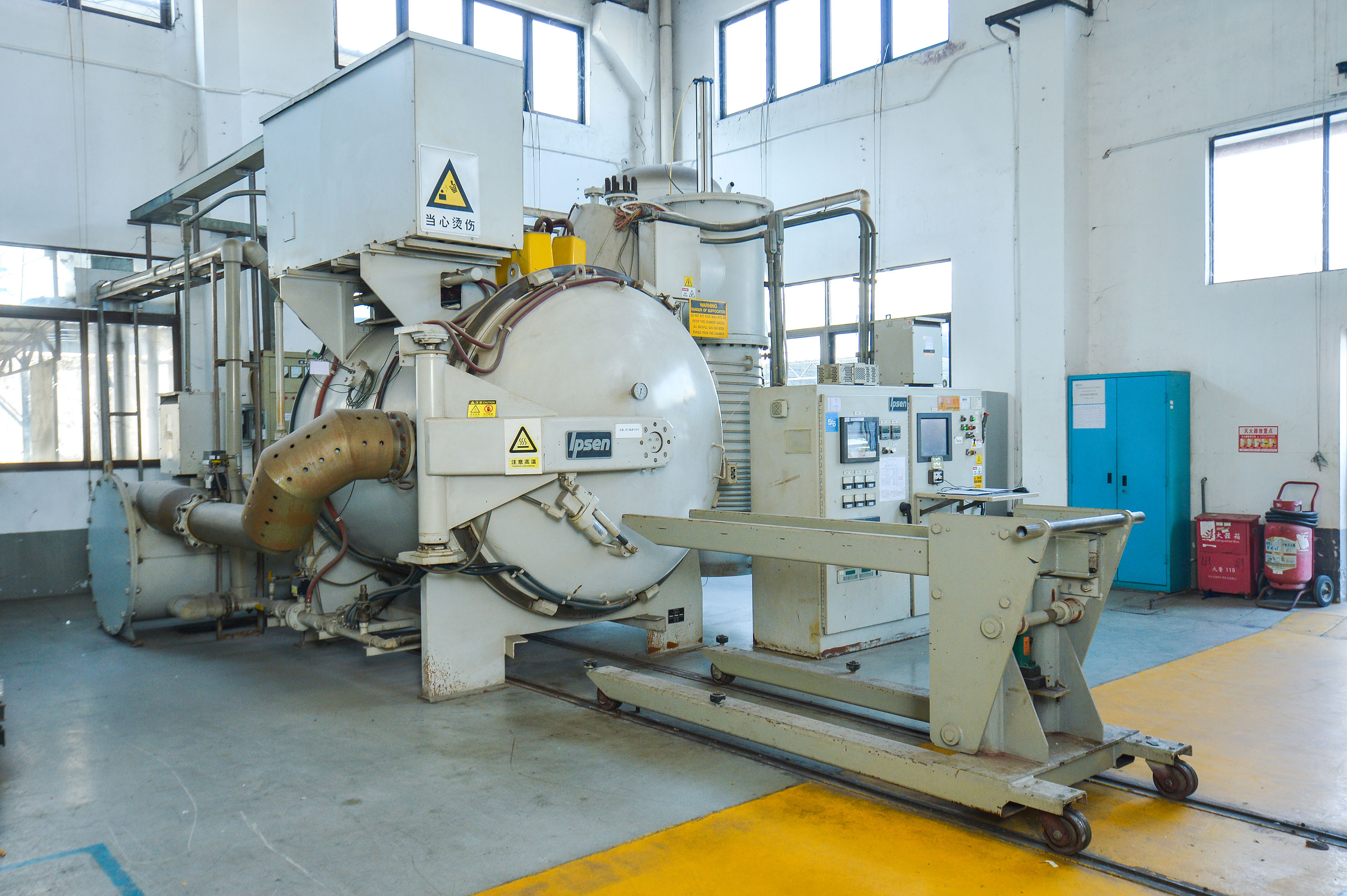 Vacuum Heat Treatment/Furnace